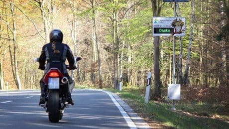 Aachen: Motorradfahrer rast mit 178 km/h durch 70er-Zone