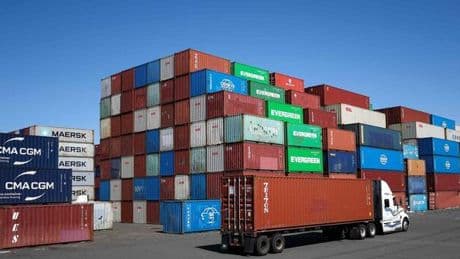 Italia, l?export sale nonostante i dazi. Industria in calo ma cresce la fiducia