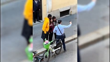 De verdugo culé a llevar la compra en una bicicleta de alquiler: "Es uno de nosotros"