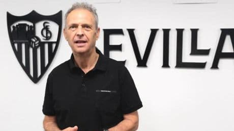 El Sevilla premia a Joaquín Caparrós con un histórico nombramiento