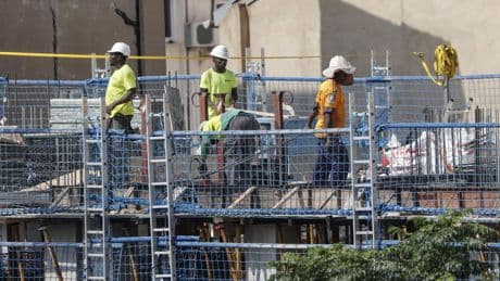 La inmigración ayudó a impulsar la economía europea tras la pandemia, según Lagarde