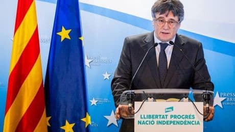 Puigdemont atribuye las críticas por el voto favorable de su consejero en la CNMC a "un ataque sistemático" contra Junts