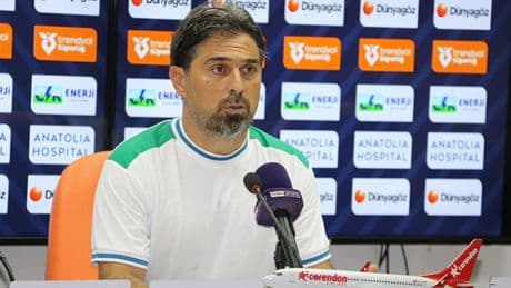 İlhan Palut: 'Çok gol kaçırıyoruz!'