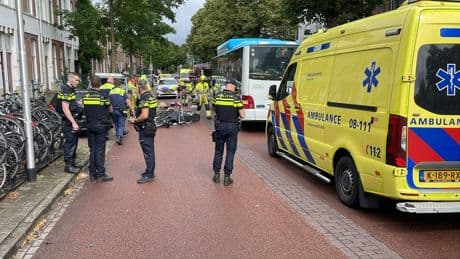 Bromfietser overleden na botsing met fietser en bus in Nijmegen