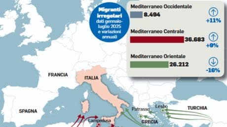 Migranti, navi italiane a caccia degli scafisti oltre le acque territoriali. La "zona contigua": cosa cambia e i timori delle Ong