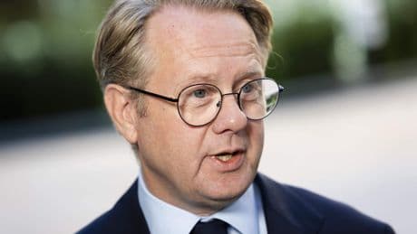 Minister heeft ’signalen’ dat Schiphol van Lelystad Airport af wil als als er geen vakantievluchten komen: ’Al aan het rekenen geslagen’