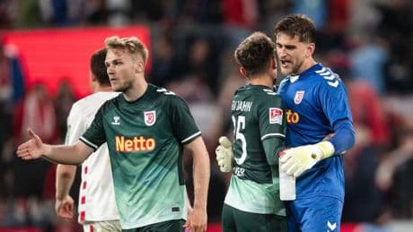 2. Fußball-Bundesliga: Stolz trotz Abstieg: Jahn verabschiedet sich kämpferisch