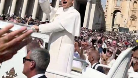 Pope Leo XIV joins ‘White Sox’ chant in spirited Vatican scene