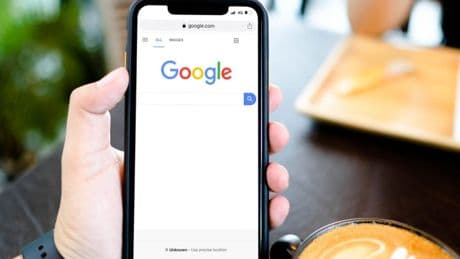Google'dan yayıncılara yeni darbe: Yapay zeka özetleri geliyor! Sektörden "hırsızlık" tepkisi