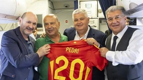 Laporta, en Múnich por la final de la Nations, verá a Ceferin tras la posible sanción de la UEFA