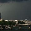 Orages : la jeune femme grièvement blessée à Paris est morte