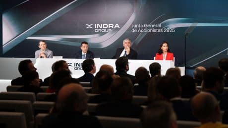 La compra de Escribano sacude el Consejo de Indra con la salida de Santamaría y una comisión de independientes para analizar el conflicto de interés