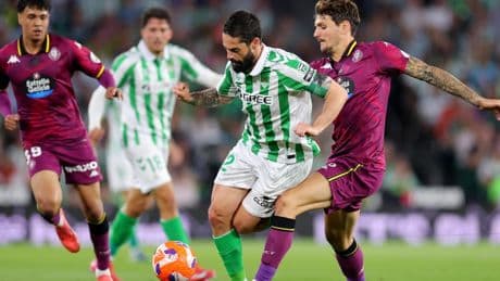 Betis y Osasuna, presionados por sus rivales