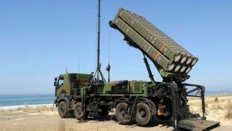 Guerra Ucraina, terminati i missili per i Samp/T. Le Monde: «Capacità di respingere droni russi scesa al 30%»