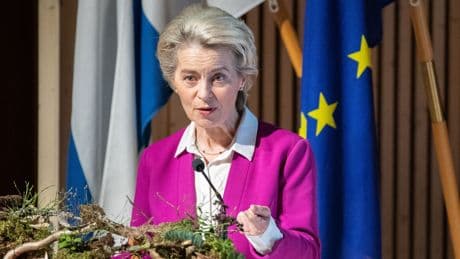 Ursula von der Leyen güvensizlik oylamasını geçti