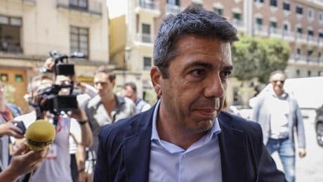 Mazón expresa todo su apoyo a Feijóo para el congreso nacional y evita valorar las "rumorologías" sobre su salida