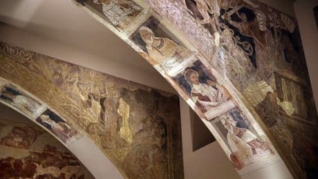 El MNAC declara su "incapacidad técnica" para devolver las pinturas de Sijena sin dañarlas