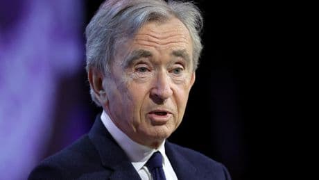 Guerre commerciale : Bernard Arnault est «vendu aux Américains», tacle Fabien Roussel