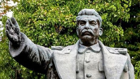 LIVE | Beeld van Stalin onthuld in door Rusland bezet gebied in Oekraïne