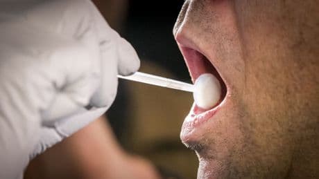 Kabinet wil dat DNA al voor veroordeling wordt afgenomen bij verdachten