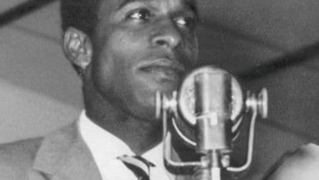 Torture, colonialisme, résistance : quand Frantz Fanon expose l’horreur de la guerre d’Algérie dans un discours inédit