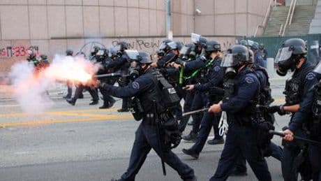 Los Angeles: Tränengas und Blendgranaten gegen Demonstranten