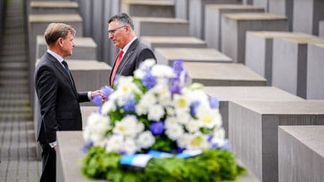 Nahost: Wadephul und Saar gedenken der Holocaust-Opfer