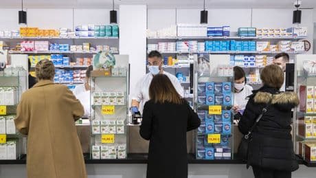 Faudra-t-il bientôt payer soi-même la franchise des médicaments en pharmacie ?