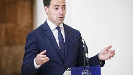 Pradales urge a Sánchez a ampliar la red eléctrica vasca ante el colapso: «Se acaba el tiempo»