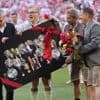 In beeld | Bayern eert icoon Thomas Müller op fraaie wijze bij laatste thuisduel