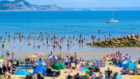 UK to get glimpse of 30°C heat over Bank Holiday before Hurricane Erin rolls in