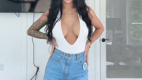 Travis Hunter’s wife stuns in Week 1 outfit for two-way star’s Jaguars debut