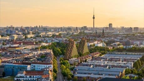 Pyramiden in Prenzlauer Berg: Hoher Poker mit Hunderten Wohnungen
