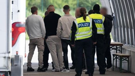 „Asyl-Wende“ oder Täuschungsmanöver? Der Streit um den neuen Migrationskurs der Regierung