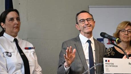 Bruno Retailleau adopte un ton plus restrictif dans une nouvelle circulaire sur la naturalisation