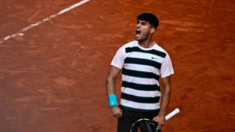 Alcaraz resiste ante Shelton para avanzar a cuartos de Roland Garros y deja un ejemplar gesto de deportividad