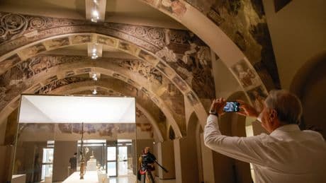 El MNAC aporta nuevos informes sobre las pinturas de Sijena que alertan de los riesgos de daños