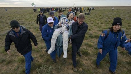 Un astronaute américain rentre sur Terre le jour de ses 70 ans avec deux cosmonautes russes