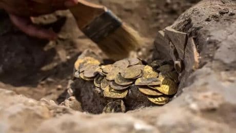 50 yıl boyunca sakladılar, tam 1,2 milyon dolara sattılar! 15 bin taneden 220’si satıldı