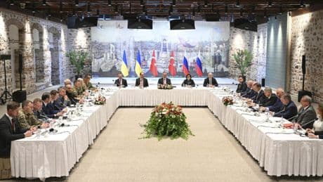 Pourparlers Ukraine-Russie: un échange «massif» de prisonniers mais pas de trêve