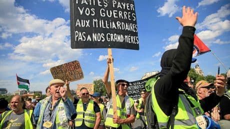 « Bloquons tout ! » : le nouveau mouvement qui appelle à un boycott total