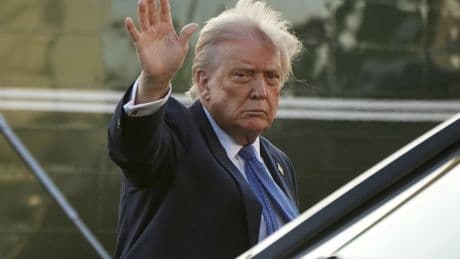 Trump ordena investigar a 'ActBlue' por presunto fraude en donaciones ilegales al Partido Demócrata