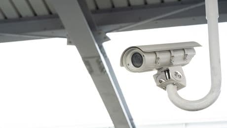 Dans les transports, sur la voie publique... Défendue par la droite, la reconnaissance faciale reste un tabou en France