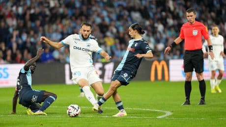EN DIRECT - Multiplex Ligue 1 : Le Havre-OM interrompu pour des incidents en tribunes, Monaco enfonce Lyon, Nice, Strasbourg et Lille piégés