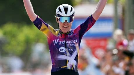 Van der Breggen boekt in Vuelta eerste zege sinds rentree, Gerritse blijft leider