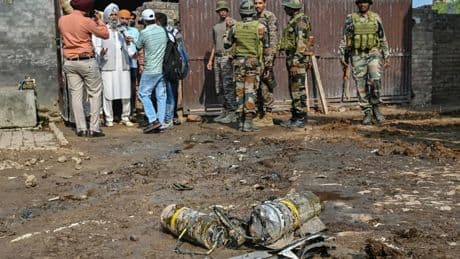 Tensions au Cachemire: le Pakistan frappe l'Inde en riposte à des missiles indiens