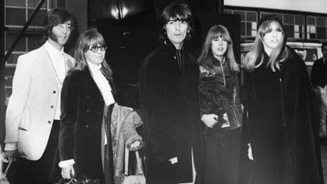 De Linda McCartney a Yoko Ono y la 'quinta Beatle': las mujeres que forjaron el mito del cuarteto de Liverpool