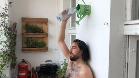 Abkühlung mit Balkon-Dusche - Selbstversuch mit Überraschung