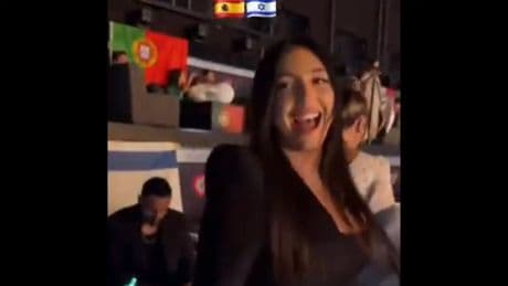 El vídeo viral de Yuval Raphael, de Israel, bailando emocionada &#039;Esa Diva&#039; mientras Melody actuaba durante el festival