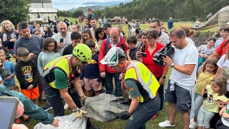 Hallan en Asturias una huella de dinosaurio gigante con garras en perfecto estado